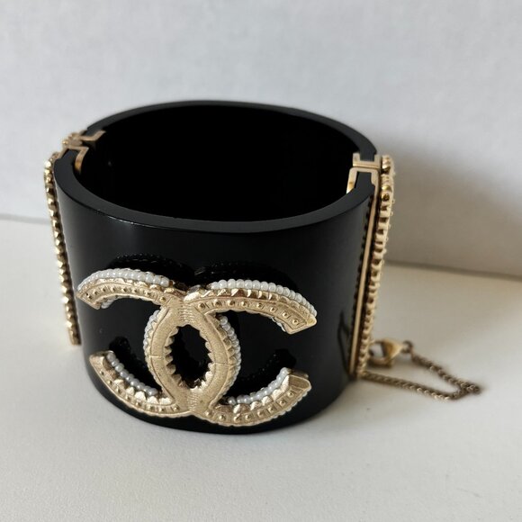Authentic Chanel A12 Black Resin & Gold Cuff Bracelet – Fall 2012 Collection - Picture 1 of 4